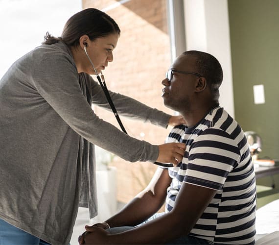 Emcara Health facilita las visitas al médico.